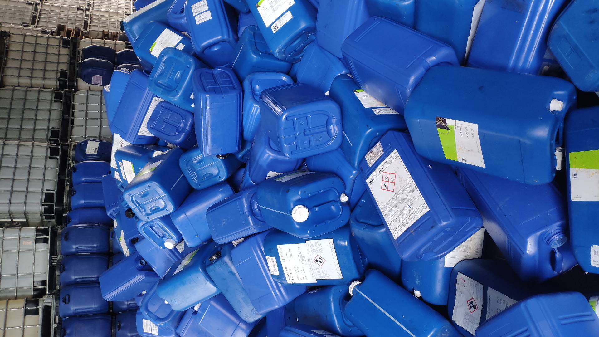 重庆塑料桶厂家直销-|重庆二手塑料桶回收网|批发200公斤二手塑料桶|50公斤塑料桶|二手25L塑料桶|吨桶批发回收|二手塑料化工桶|
